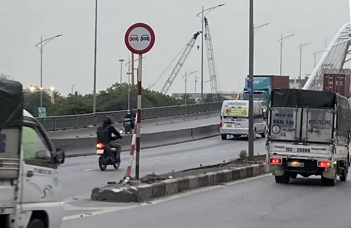 Xe Ô Tô Tông Xe Mát Tại Nguyễn Bỉnh Khiêm