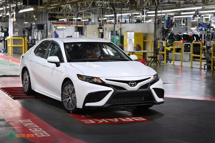 Toyota Camry Là Chiếc Sedan Bán Chạy Nhất Tại Hoa Kỳ