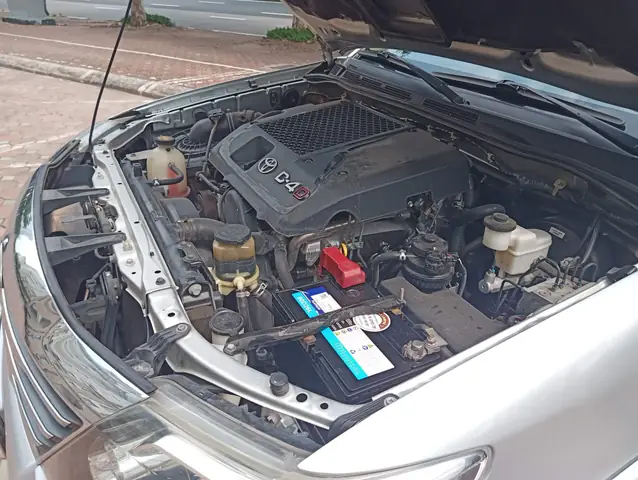 Toyota Fortuner Nên Thay Ắc Quy Gì?