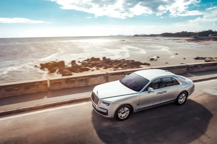 Khám Phá Rolls-royce Ghost 2021 Chính Hãng Giá Gần 30 Tỷ Tại Việt Nam - Ảnh 1