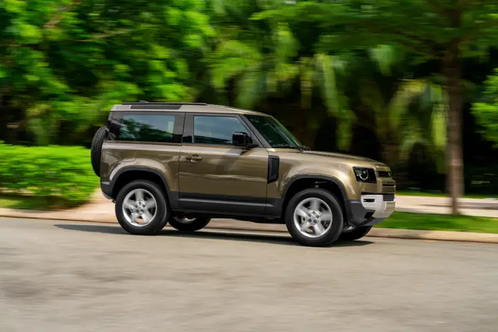 Chính Thức Có Mặt Tại Việt Nam “thánh” Off-road Land Rover Defender 90 Có Giá Thấp Nhất Gần 4 Tỷ Đồng