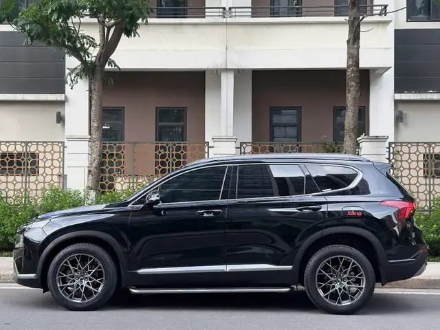 Có Nên Thuê Xe Ô Tô Tự Lái Để Khám Phá Việt Nam?