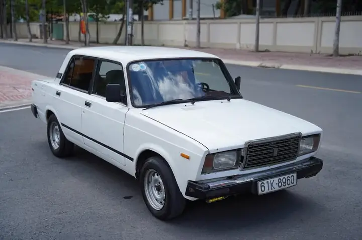 Lada, Uaz: Giá Rẻ Như Xe Máy