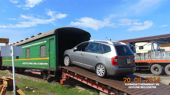 Xe Ô Tô Vận Chuyển Tới Kho