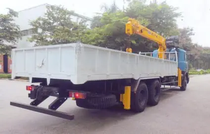 Hình Ảnh Xe Tải Gắn Cẩu Soosan 7 Tấn Veam Vt1100