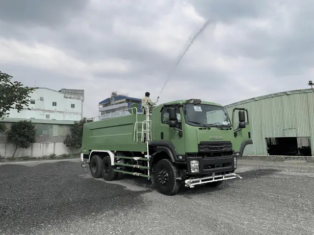 Tổng Quan Xe Phun Nước Rửa Đường Isuzu Fvz 14 Khối