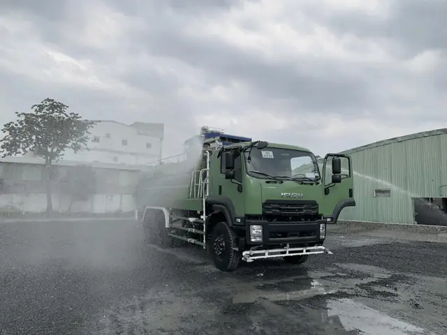 Tổng Quan Xe Phun Nước Rửa Đường Isuzu Fvz 14 Khối
