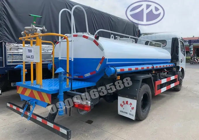 Xe Phun Nước Rửa Đường