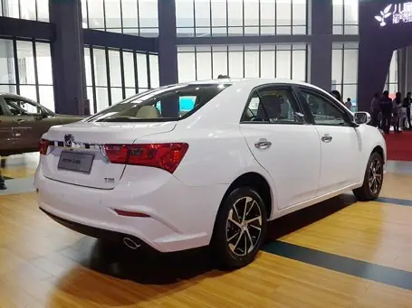 Ngoại Thất Xe Zotye Z300