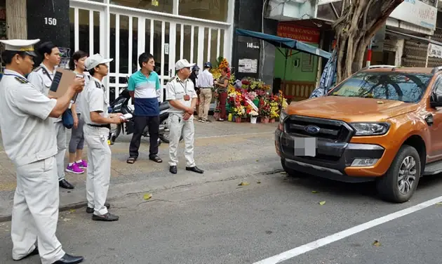 Xử Phạt Ô Tô Đậu Xe Không Trả Phí