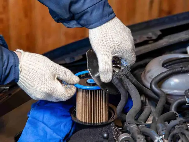 Xúc Bình Xăng Xe Ô Tô