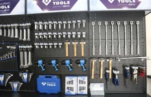 Công Cụ Và Thiết Bị Ô Tô