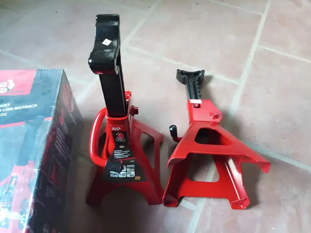 Chân Kê/ Mễ Kê.