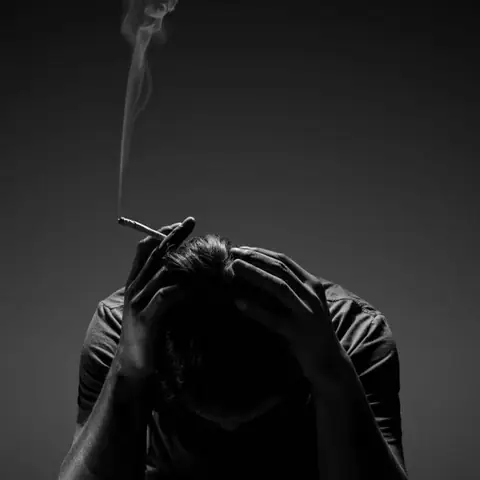 Ảnh Avatar Nam Buồn: Thể Hiện Sự Kiềm Nén Và Nội Tâm