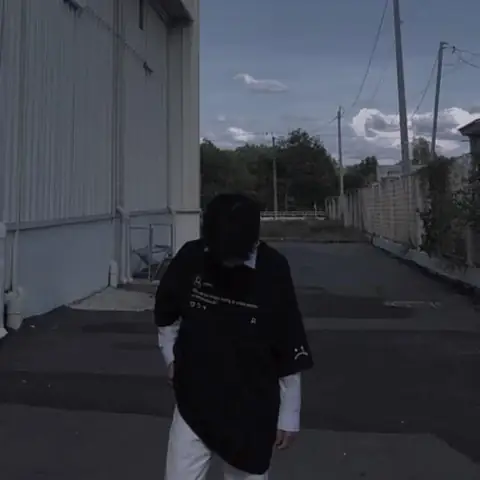 Ảnh Avatar Nam Buồn: Thể Hiện Sự Kiềm Nén Và Nội Tâm