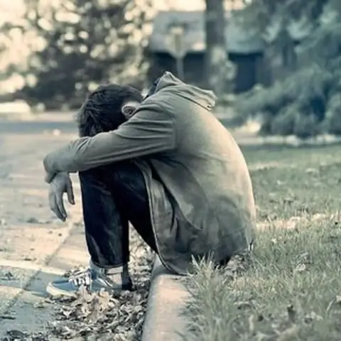 Ảnh Avatar Nam Buồn: Thể Hiện Sự Kiềm Nén Và Nội Tâm