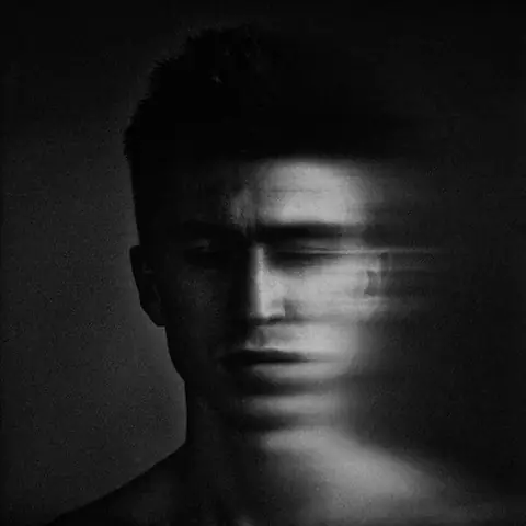 Ảnh Avatar Nam Buồn: Thể Hiện Sự Kiềm Nén Và Nội Tâm