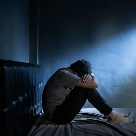 Ảnh Avatar Nam Buồn: Thể Hiện Sự Kiềm Nén Và Nội Tâm