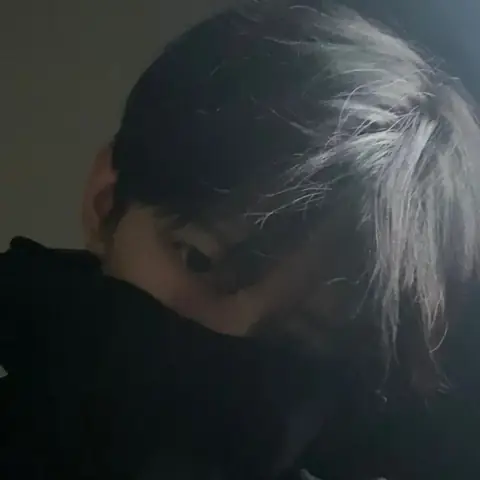 Ảnh Avatar Nam Buồn: Thể Hiện Sự Kiềm Nén Và Nội Tâm