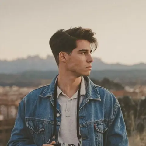 Ảnh Avatar Nam Buồn: Thể Hiện Sự Kiềm Nén Và Nội Tâm