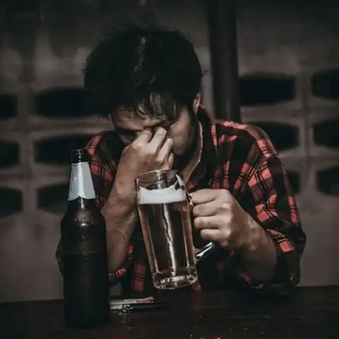 Ảnh Avatar Nam Buồn: Thể Hiện Sự Kiềm Nén Và Nội Tâm