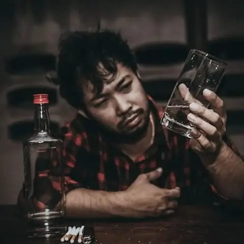 Ảnh Avatar Nam Buồn: Thể Hiện Sự Kiềm Nén Và Nội Tâm