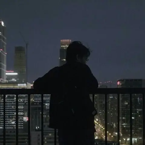 Ảnh Avatar Nam Buồn: Thể Hiện Sự Kiềm Nén Và Nội Tâm