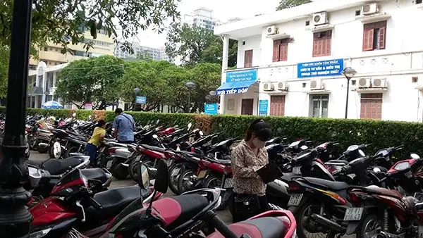 Bãi Giữ Xe Ô Tô Bệnh Viện Bình Dân: Chi Tiết Và Lưu Ý