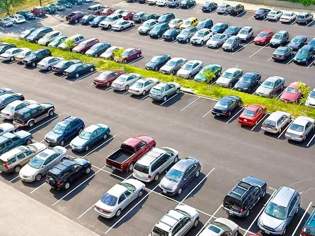 Biển Báo Và Khu Vực Đỗ Xe Công Cộng/tư Nhân