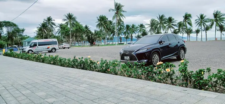 Vận Động Người Dân Gửi Xe Máy Ở Bãi Giữ Xe Gần Chung Cư Mini