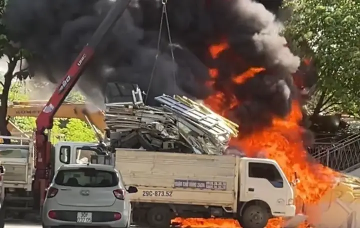 Bãi Xe Ô Tô Phế Liệu Hà Nội: Hướng Dẫn Toàn Diện Về Thu Mua, Xử Lý Và Pháp Lý