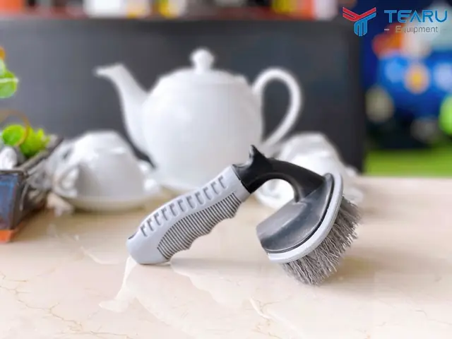 Đặc Điểm Bàn Chải Cọ Rửa Lốp Xe Ô Tô