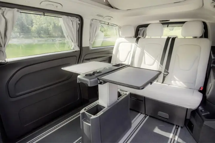 Bàn Làm Việc Lắp Trên Sàn Xe