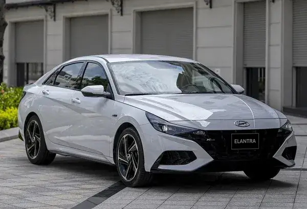 Hyundai Elantra: Cá Tính Mạnh, Công Nghệ Hiện Đại