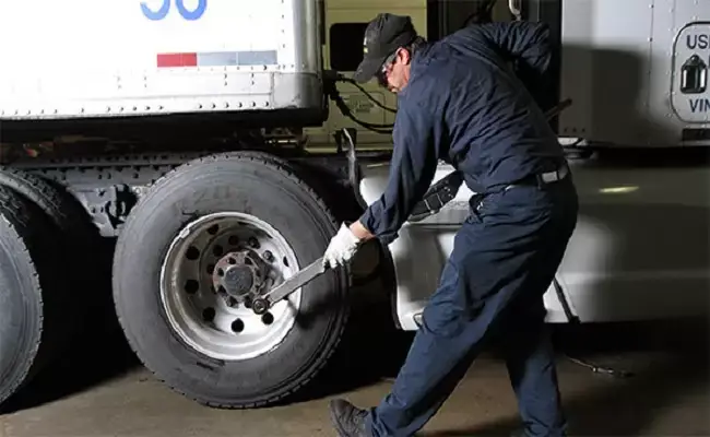 Kiểm Tra Lốp Và Bơm Lốp