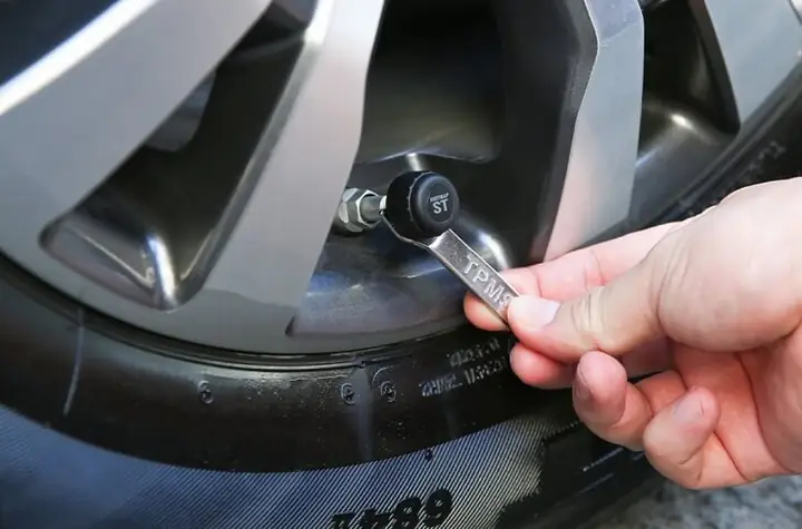 10. Lắp Van Cảm Biến