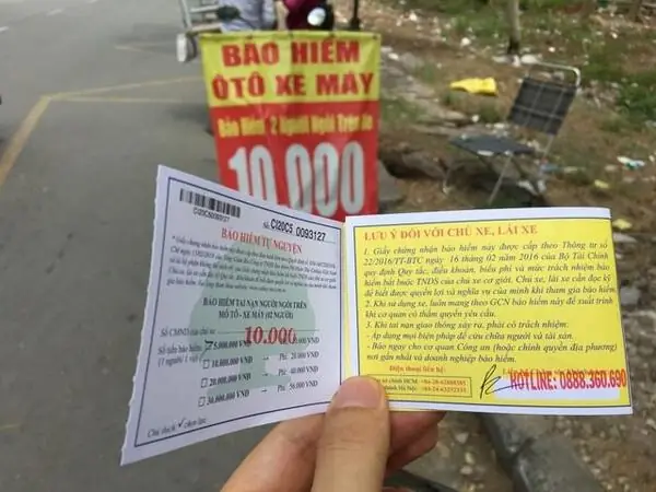 Có Nên Mua Bảo Hiểm Xe Máy Giá Rẻ Bán Ven Đường?