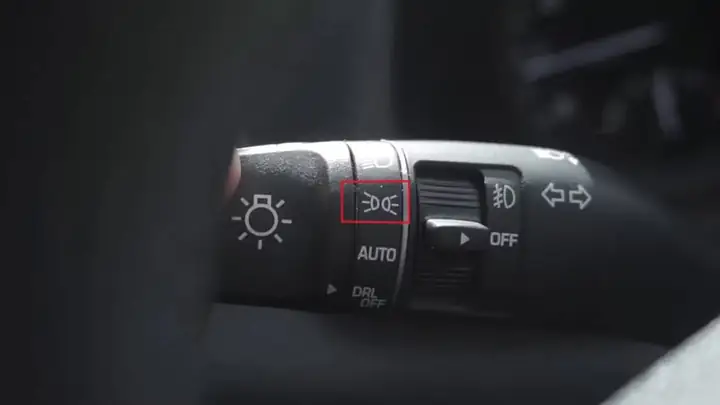 Cách Bật/tắt Đèn Định Vị