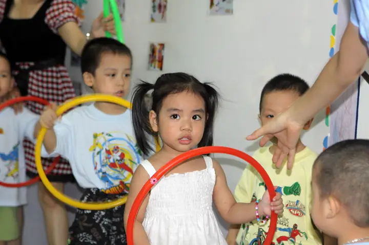 Bo Bí Bo Em Tập Lái Ô Tô: Hướng Dẫn Cha Mẹ Dạy Con Nhận Biết Các Loại Xe & Phát Triển Tư Duy An Toàn