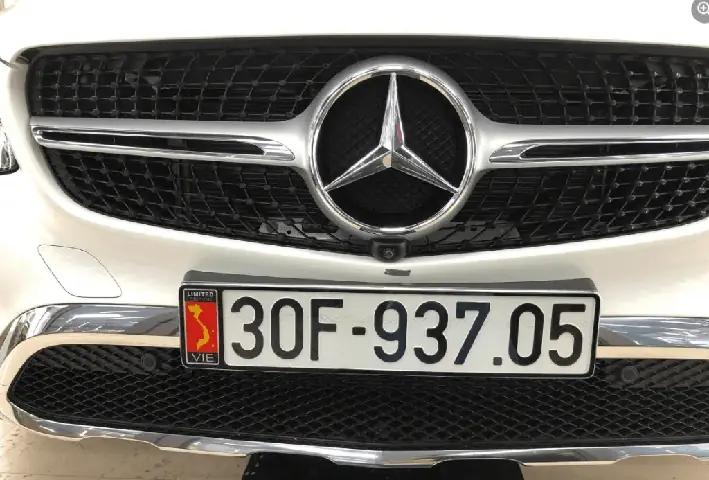 Bọc Biển Số Ô Tô Khung Inox Gắn Thêm Cờ