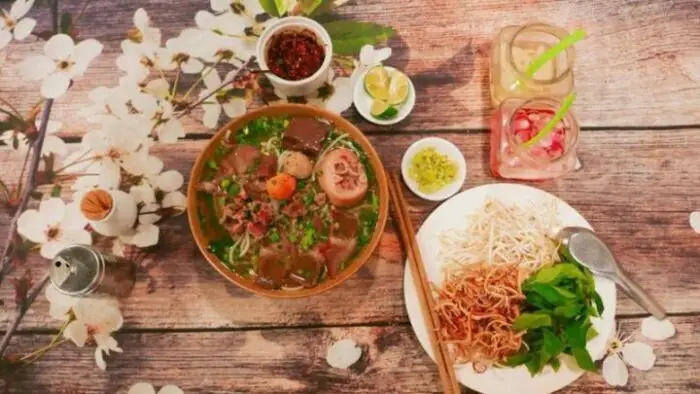 Bún Bò Huế Ngự Uyển: Chuẩn Vị Huế Cùng Dịch Vụ Tận Tình