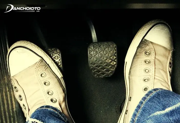 Cách Sử Dụng Côn Xe Ô Tô