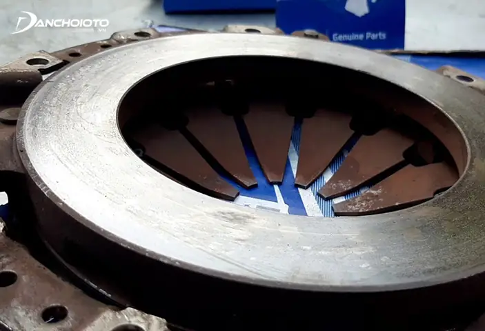 Chân Côn Bị Kẹt