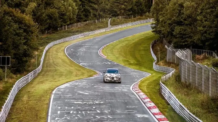 Nürburgring 24 Giờ – “địa Ngục Xanh” Thử Thách Sức Bền