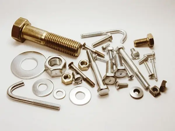 Các Loại Bu Lông Trong Xe Ô Tô: Phân Loại, Chức Năng Và Lưu Ý Khi Thay Thế