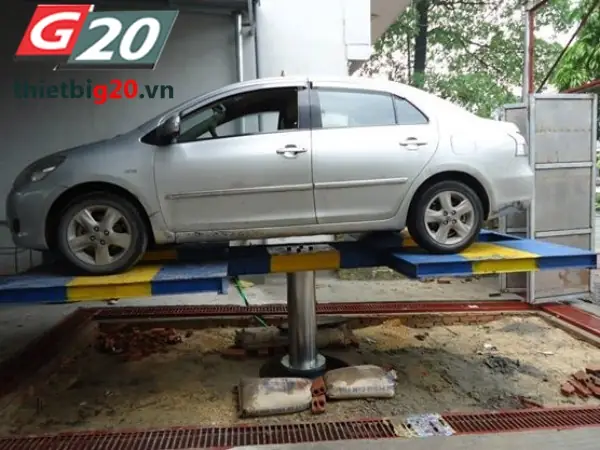 Cầu Nâng 1 Trụ Rửa Xe Ô Tô Của Ấn Độ