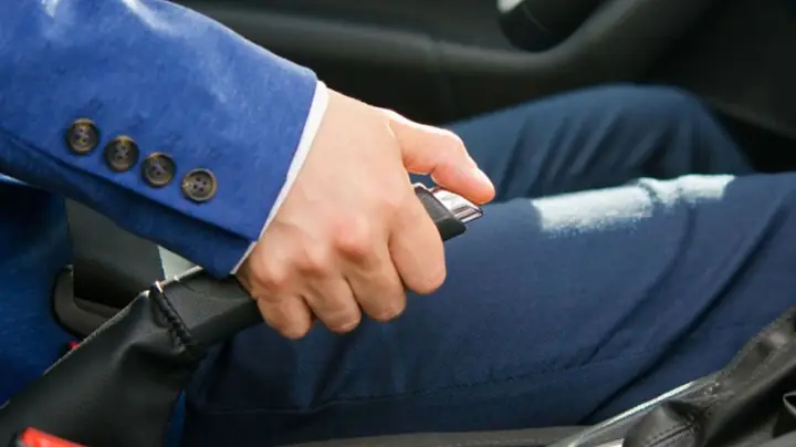 Cách Sử Dụng Phanh Tay Ô Tô