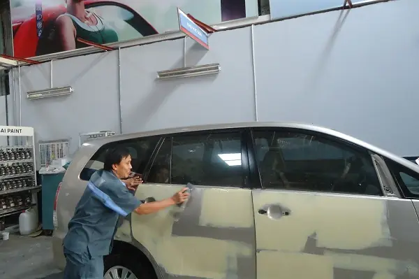 Cách Bả Matit Xe Ô Tô Đúng Kỹ Thuật Cho Người Mới Bắt Đầu