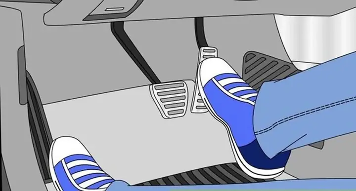 Nhấn Ga Hoặc Nhả Ga Từ Từ Khi Tăng/ Giảm Tốc Để Tiết Kiệm Nhiên Liệu