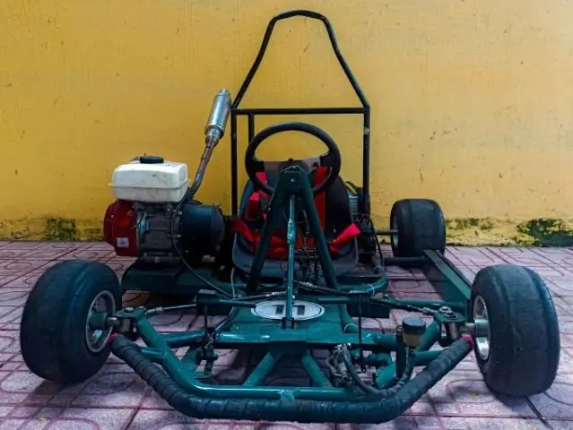 Khám Phá Niềm Vui Tự Tay Dựng Xe Ô Tô Mini Ảo